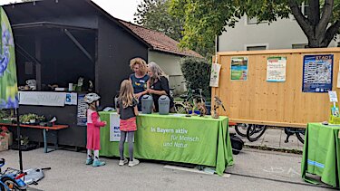 Puchheimer Ökomarkt 2024 Foto Stand Bund Naturschutz.jpg